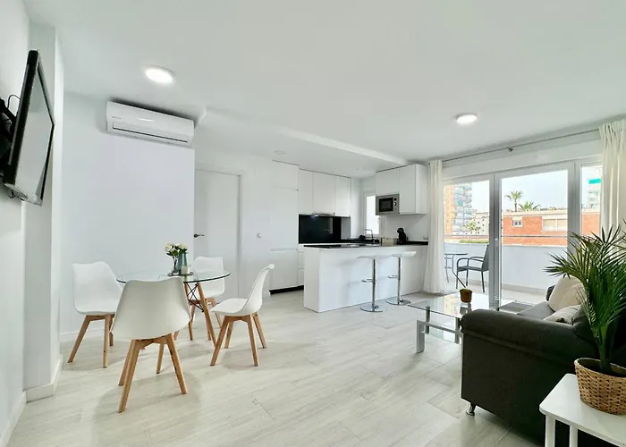 Apartamento En 1ª Linea De Playa, Piscina Y Parking