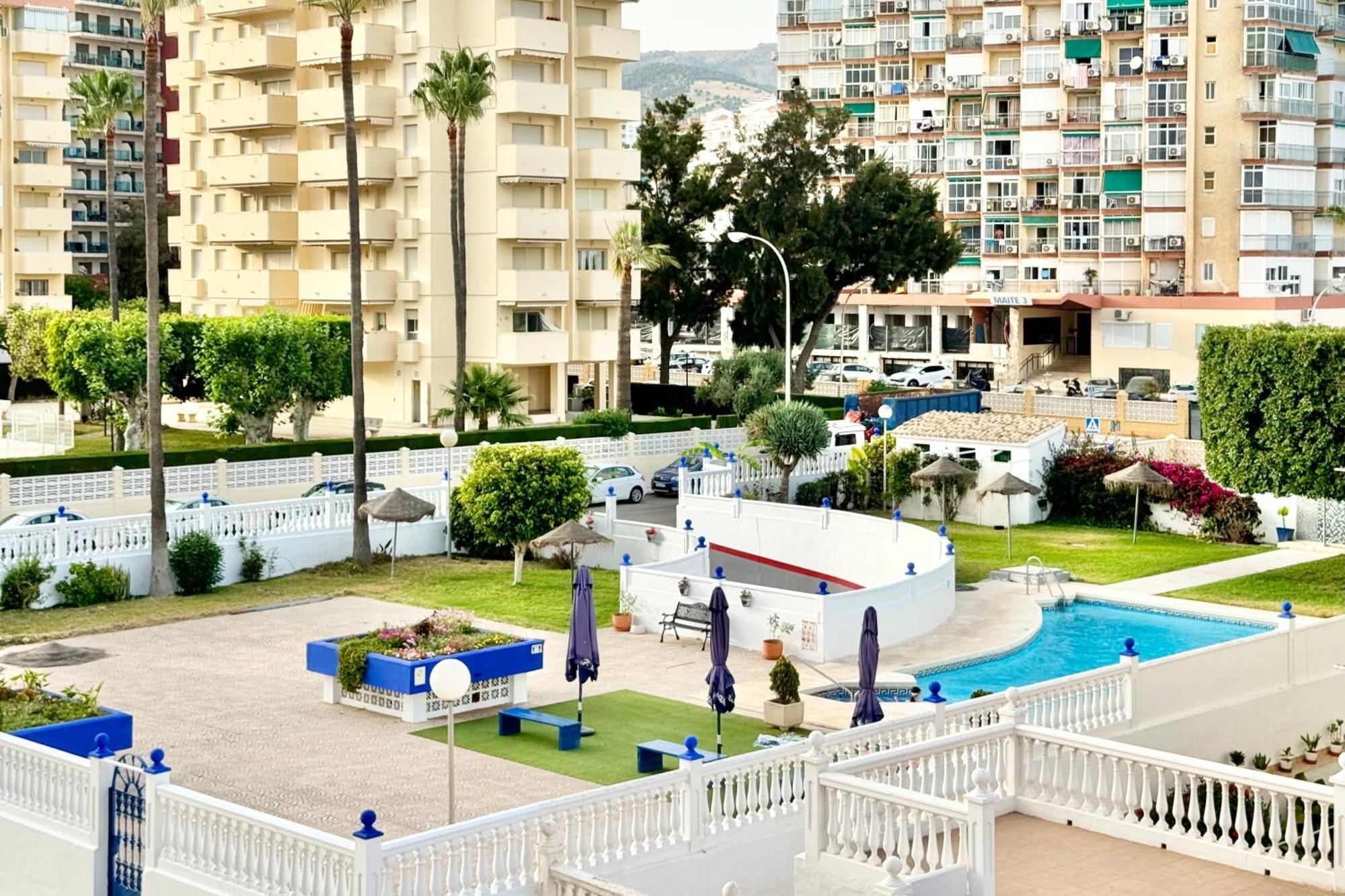 En 1ª Linea De Playa, Piscina Y Parking Apartment