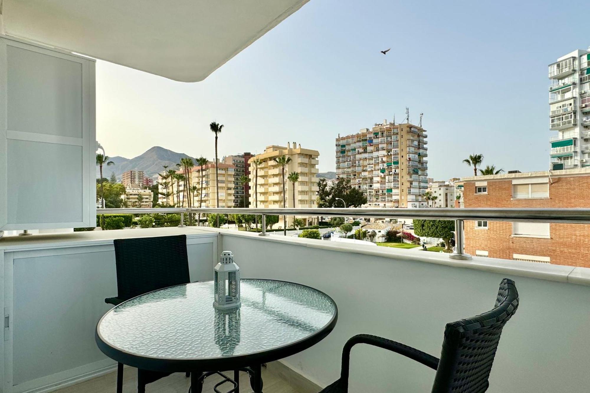 Appartement En 1ª Linea De Playa, Piscina Y Parking Benalmádena