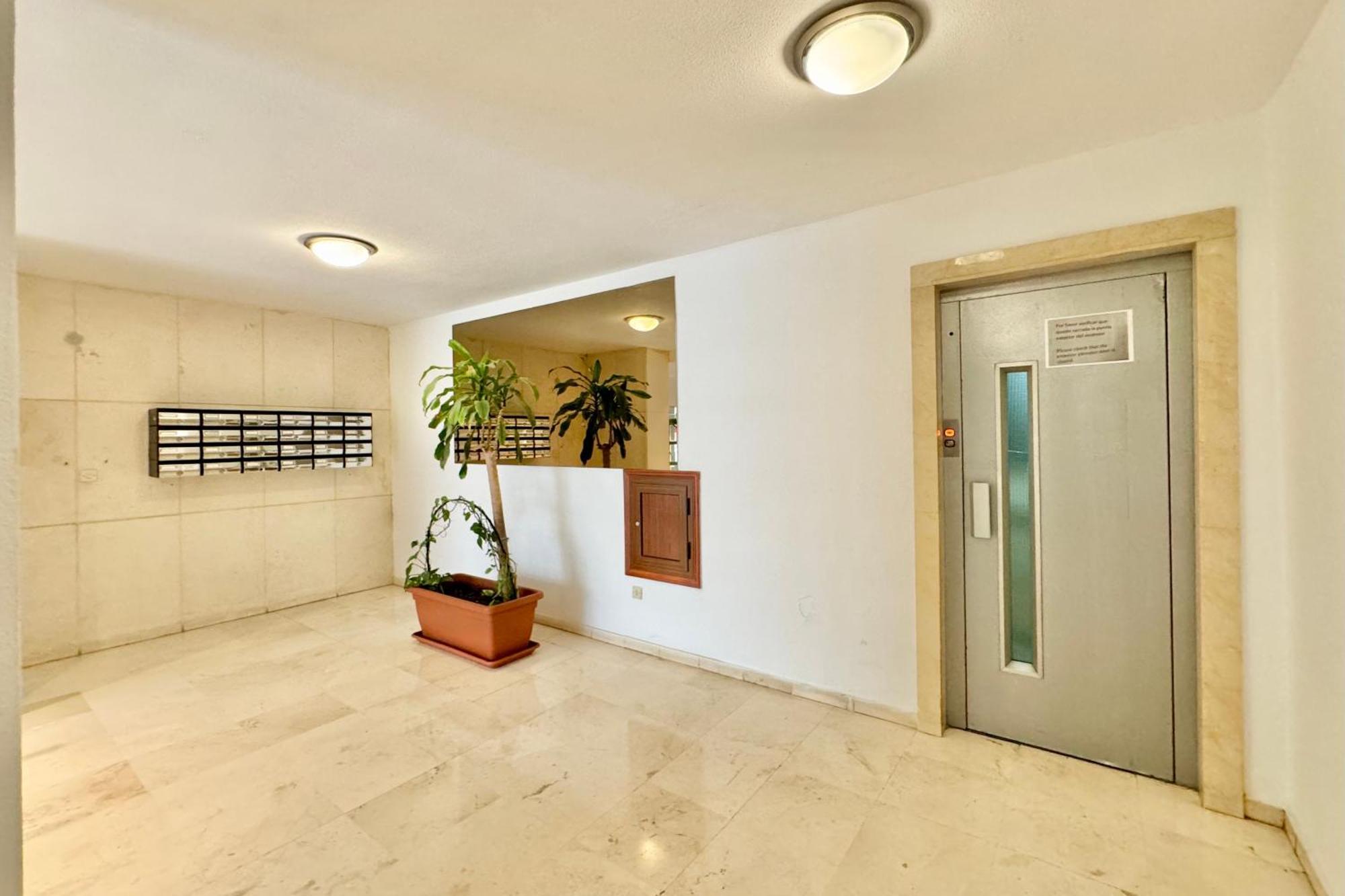 Appartement En 1ª Linea De Playa, Piscina Y Parking